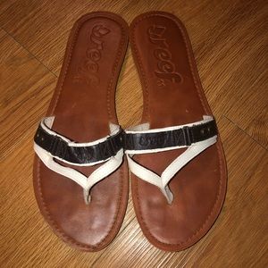 NWOT!! Reef leather sandals.
